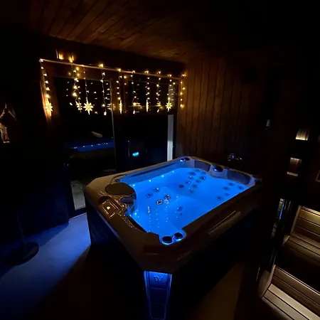 Feriehus Wellness House Svjetlost