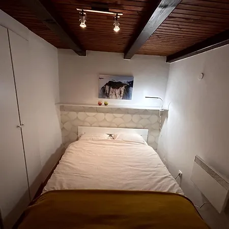 Feriehus Wellness House Svjetlost